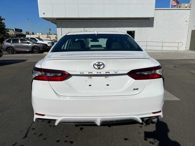 2022 Toyota Camry SE 4