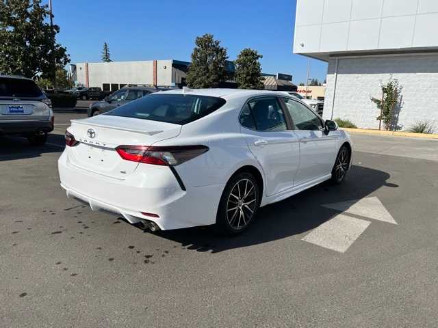 2022 Toyota Camry SE 8