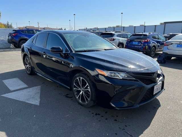 2020 Toyota Camry SE 11