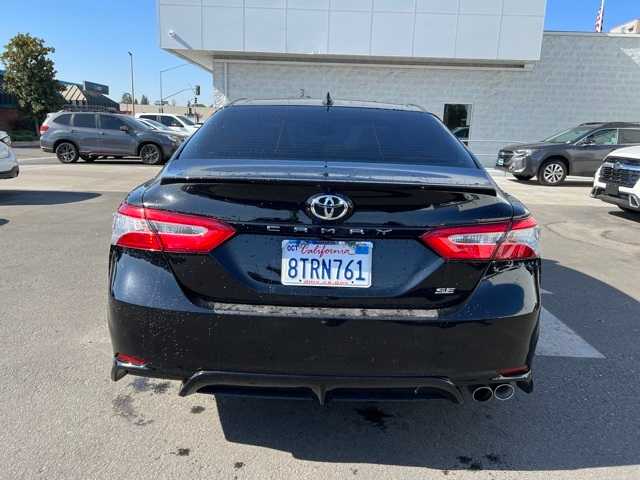 2020 Toyota Camry SE 4