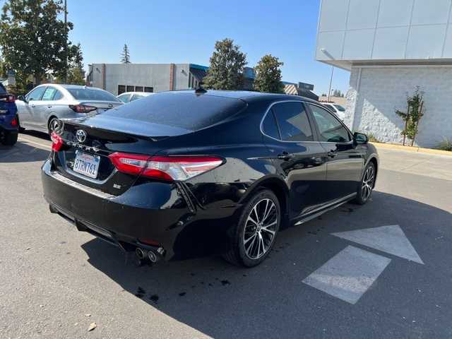 2020 Toyota Camry SE 9