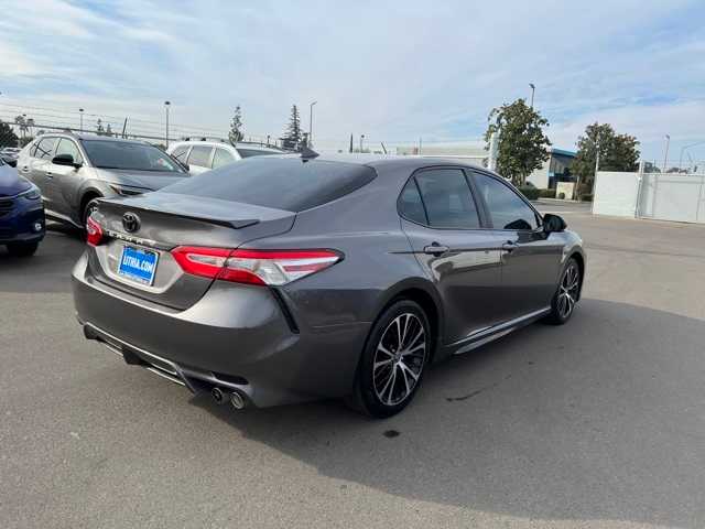 2020 Toyota Camry SE 8