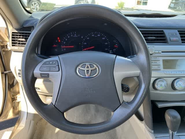 2010 Toyota Camry LE 32