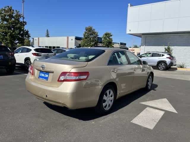 2010 Toyota Camry LE 7