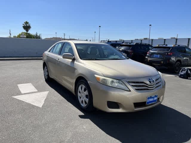 2010 Toyota Camry LE 9