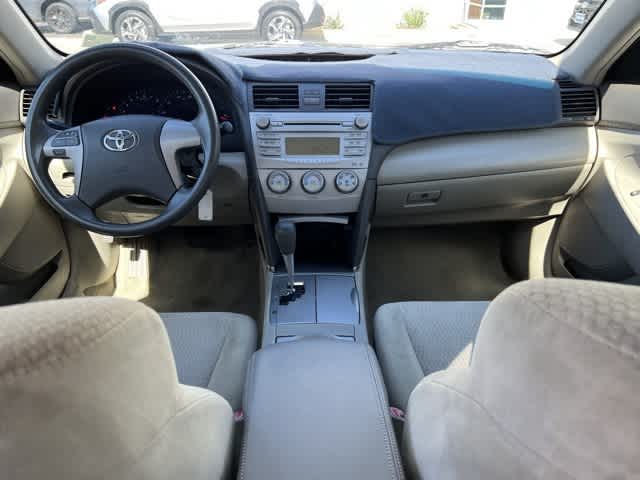 2010 Toyota Camry LE 27