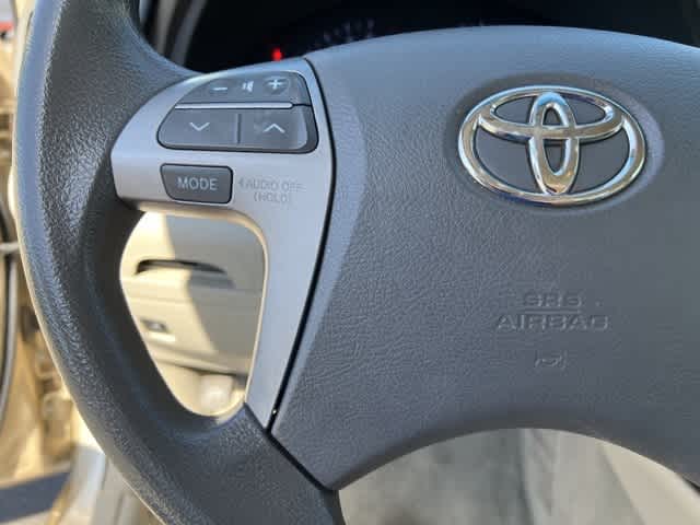 2010 Toyota Camry LE 33