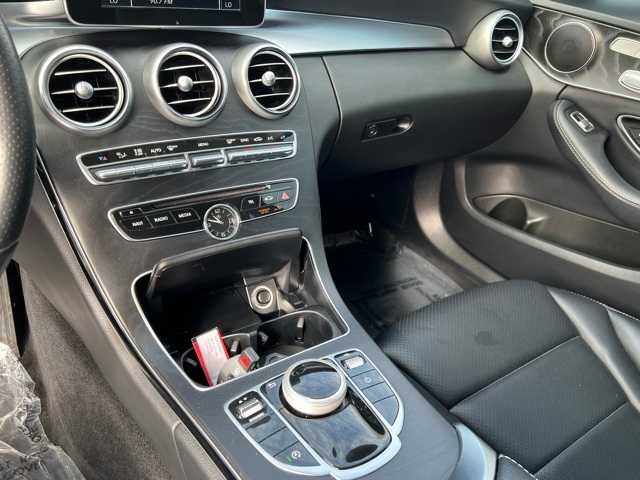 2017 Mercedes-Benz C-Class C 300 34