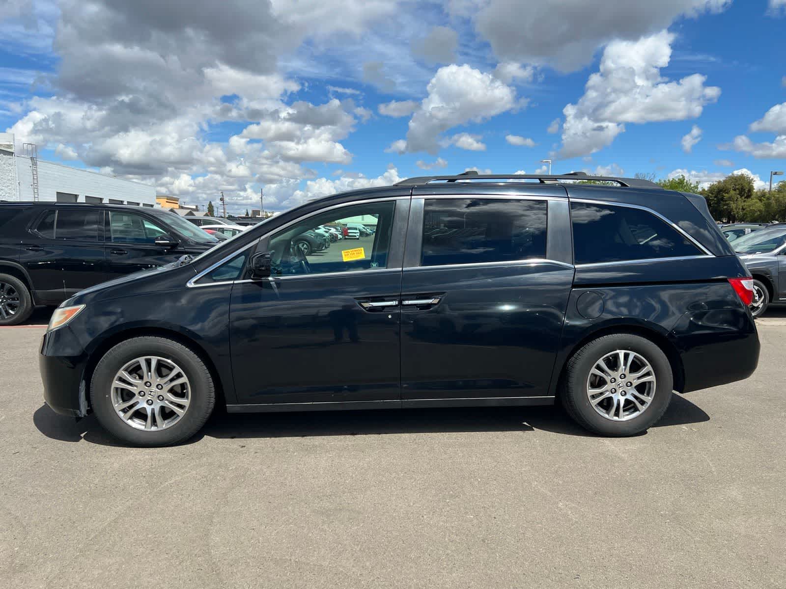 Used 2011 Honda Odyssey EX-L with VIN 5FNRL5H62BB064341 for sale in Fresno, CA