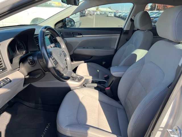 2017 Hyundai Elantra SE 14