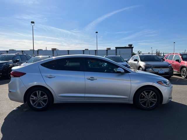 2017 Hyundai Elantra SE 9