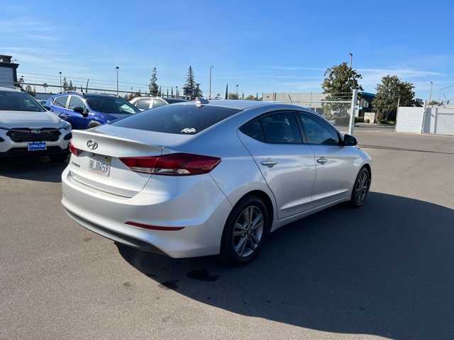 2017 Hyundai Elantra SE 8