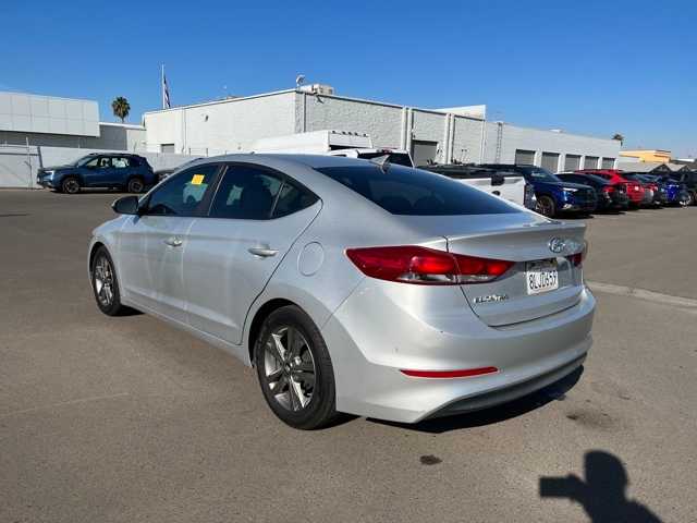 2017 Hyundai Elantra SE 3