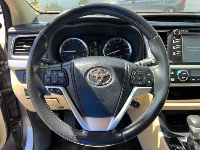 2014 Toyota Highlander XLE 34