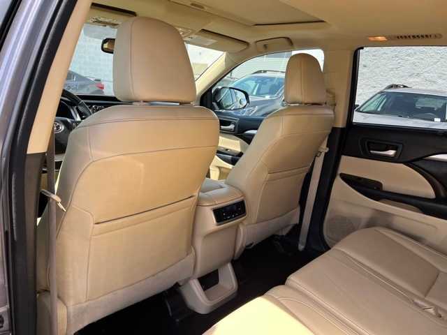 2014 Toyota Highlander XLE 18