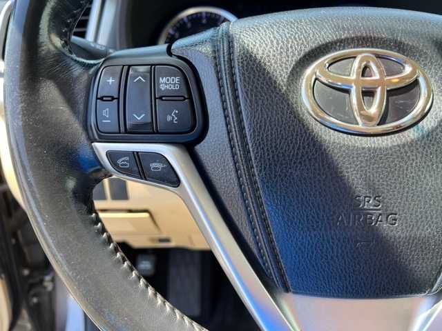 2014 Toyota Highlander XLE 35