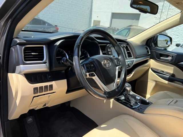 2014 Toyota Highlander XLE 14