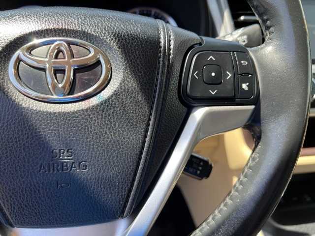 2014 Toyota Highlander XLE 36