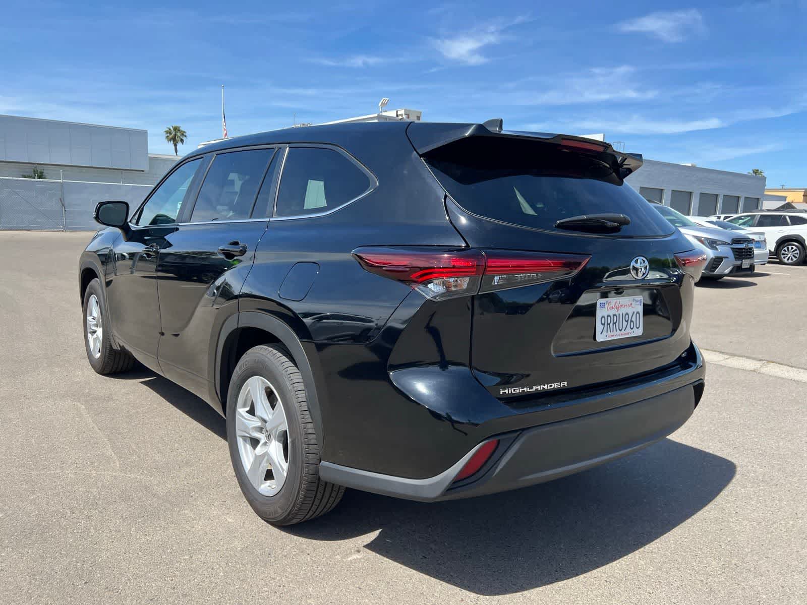 View vehicle photo 3