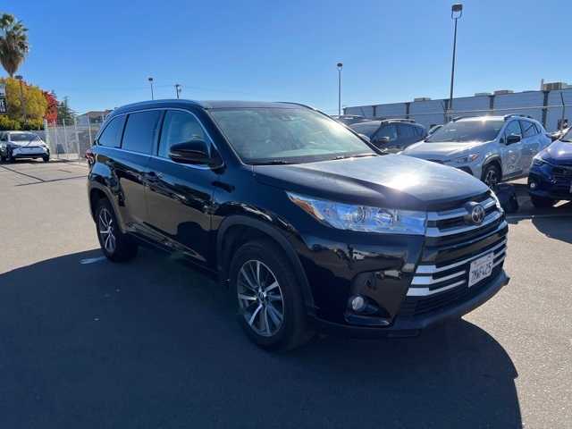 2017 Toyota Highlander XLE 11