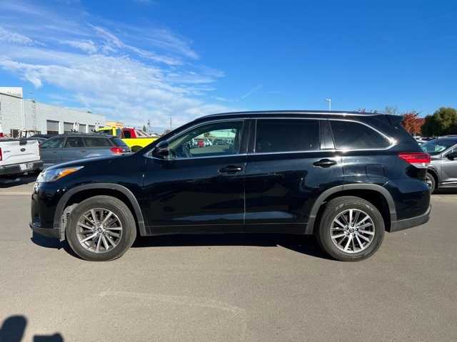 2017 Toyota Highlander XLE 2