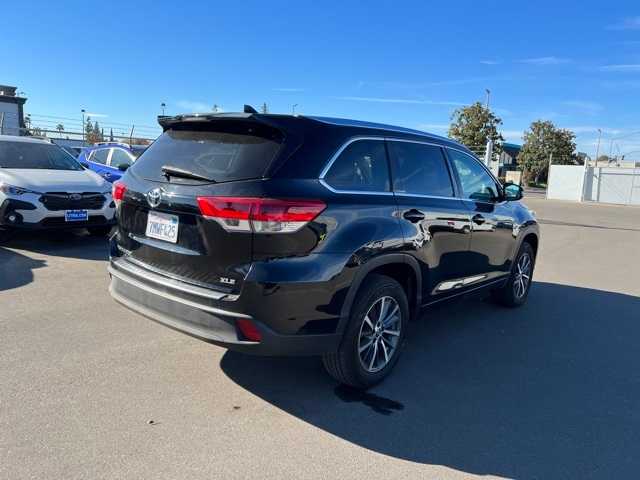 2017 Toyota Highlander XLE 9