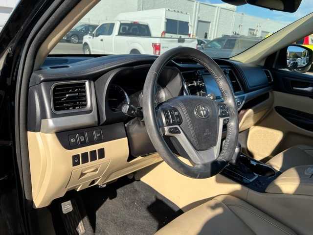 2017 Toyota Highlander XLE 14