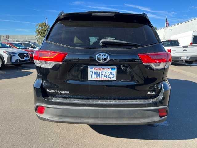 2017 Toyota Highlander XLE 4