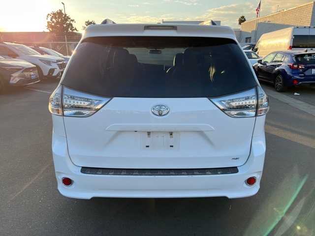 2017 Toyota Sienna SE Premium 4