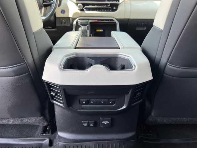 2023 Toyota Tundra Capstone Hybrid CrewMax 5.5 Bed 32