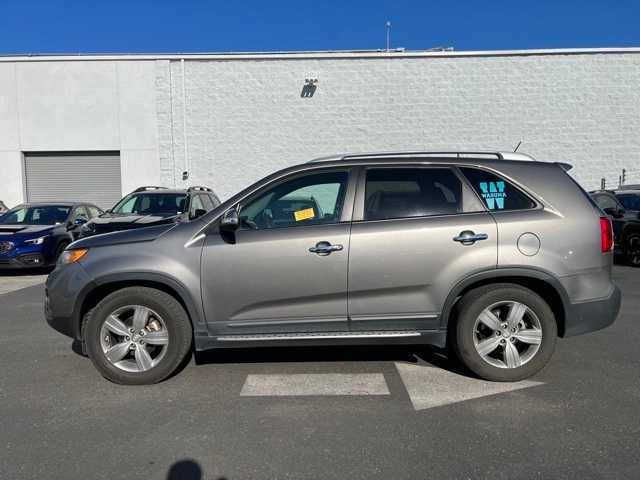 Used 2013 Kia Sorento EX with VIN 5XYKU4A60DG322550 for sale in Fresno, CA