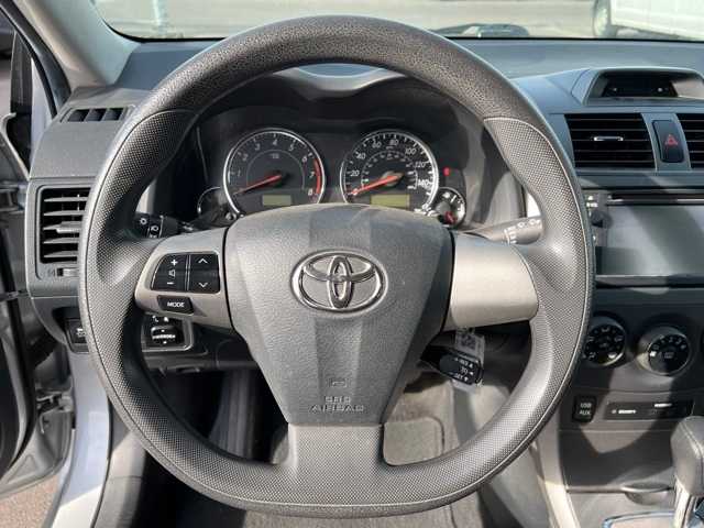 2013 Toyota Corolla S 29