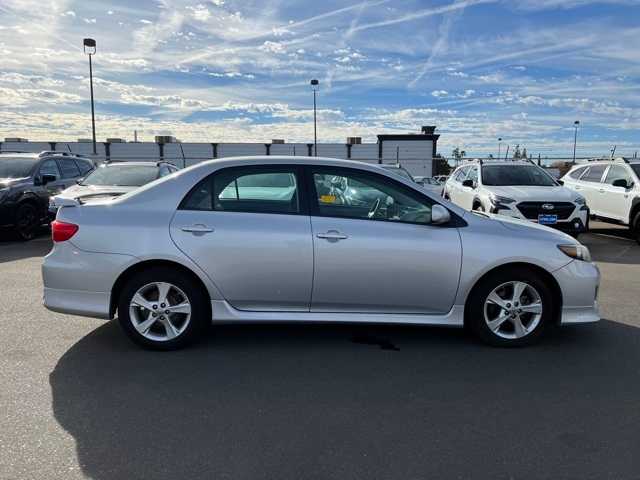 2013 Toyota Corolla S 9