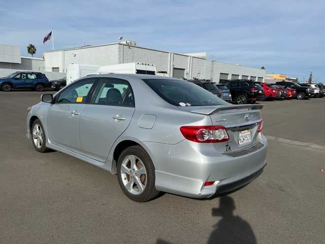 2013 Toyota Corolla S 3