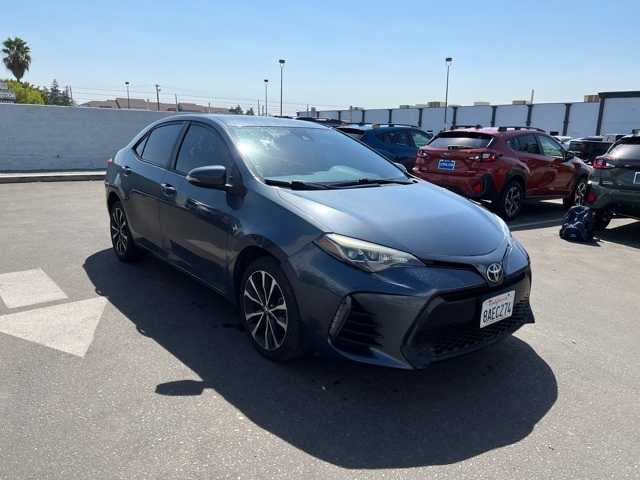 2017 Toyota Corolla SE 11