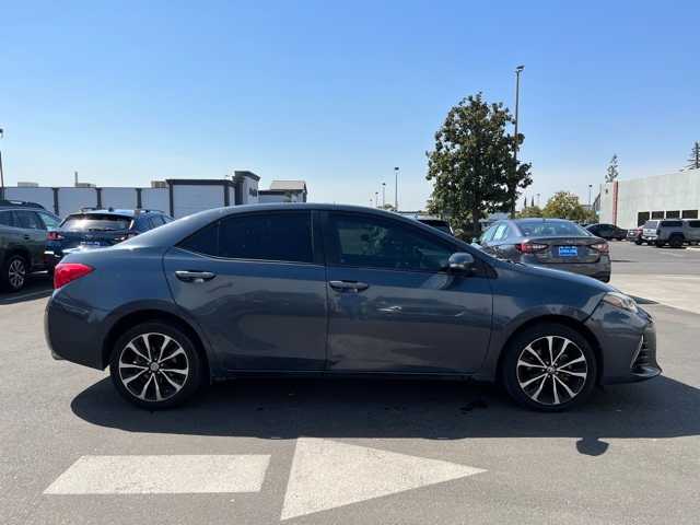 2017 Toyota Corolla SE 10