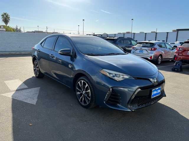 2017 Toyota Corolla SE 11