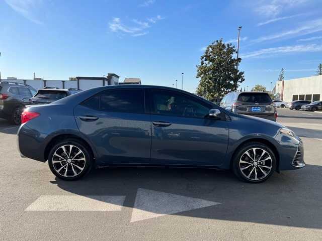 2017 Toyota Corolla SE 10