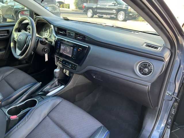 2017 Toyota Corolla SE 26