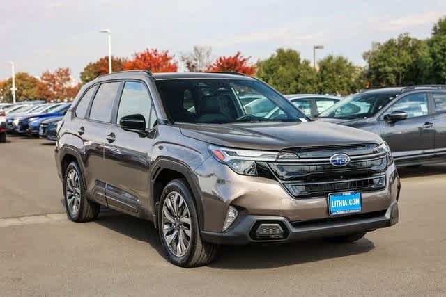 2025 Subaru Forester Touring 3