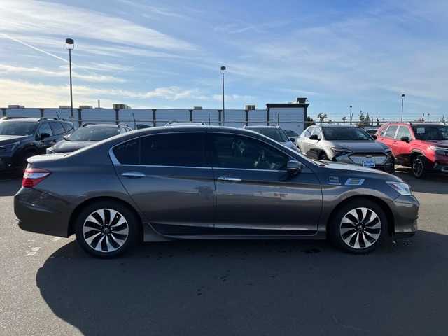 2017 Honda Accord Hybrid Touring 10