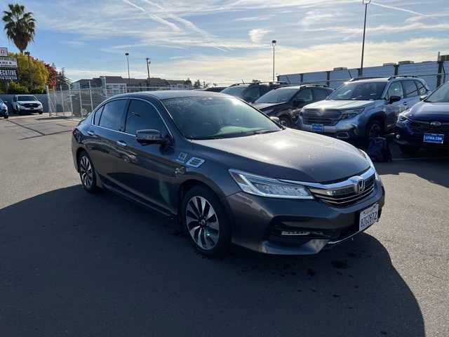 2017 Honda Accord Hybrid Touring 11