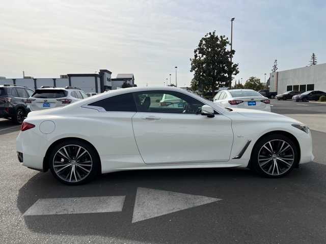 2017 INFINITI Q60 2.0t 9