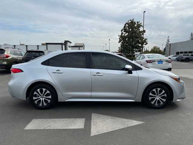 2022 Toyota Corolla Hybrid LE 10