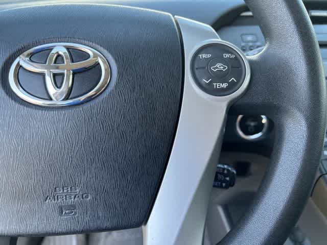 2011 Toyota Prius III 36