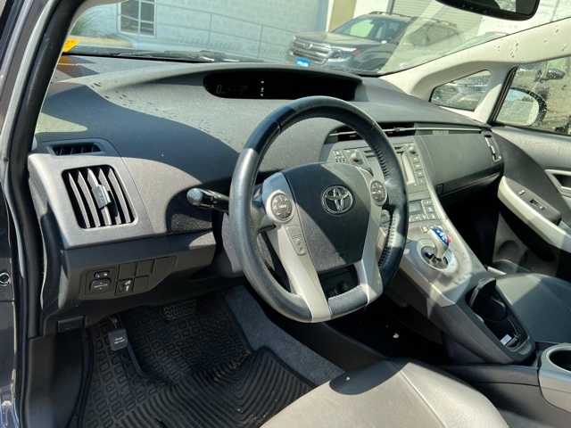 2015 Toyota Prius Four 14