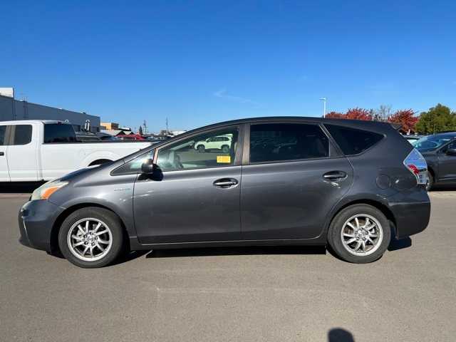 2013 Toyota Prius V Two 2