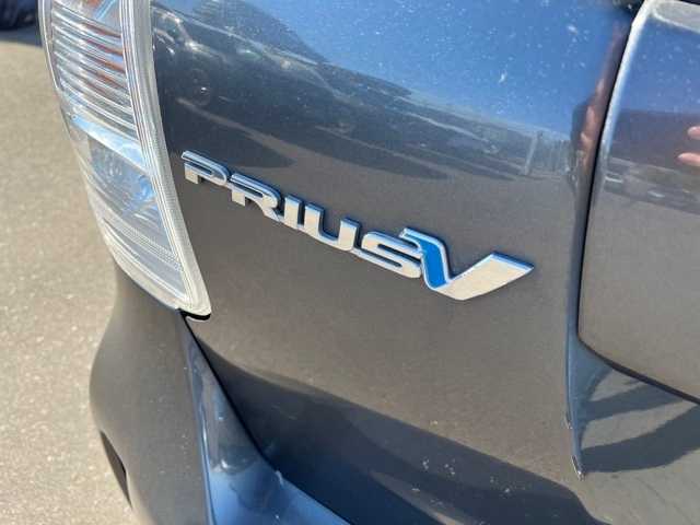 2013 Toyota Prius V Two 5