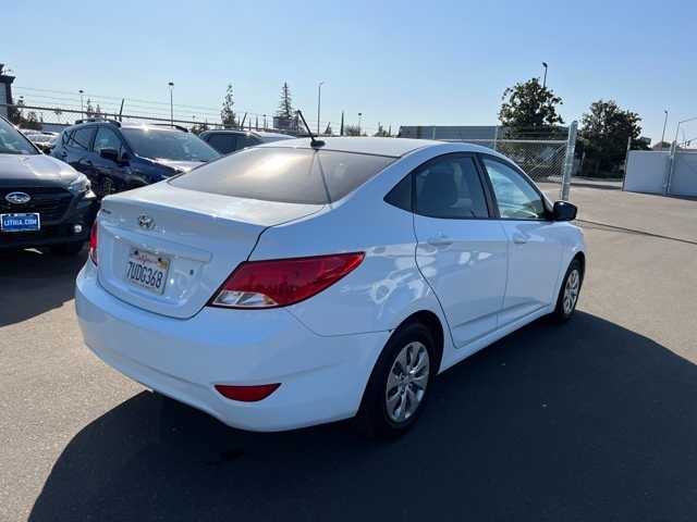 2016 Hyundai Accent SE 8