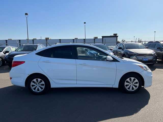 2016 Hyundai Accent SE 9